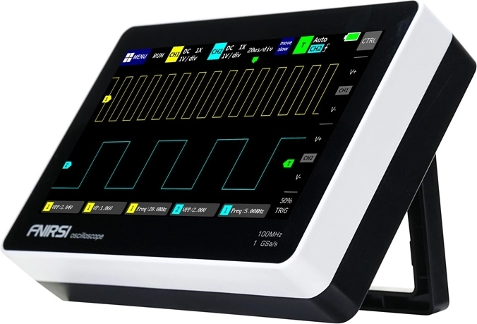 Nagy 7" érintéses TFT kijelző