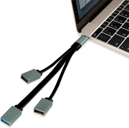 Akár 3 USB‑A eszköz csatlakoztatása USB‑C-hez