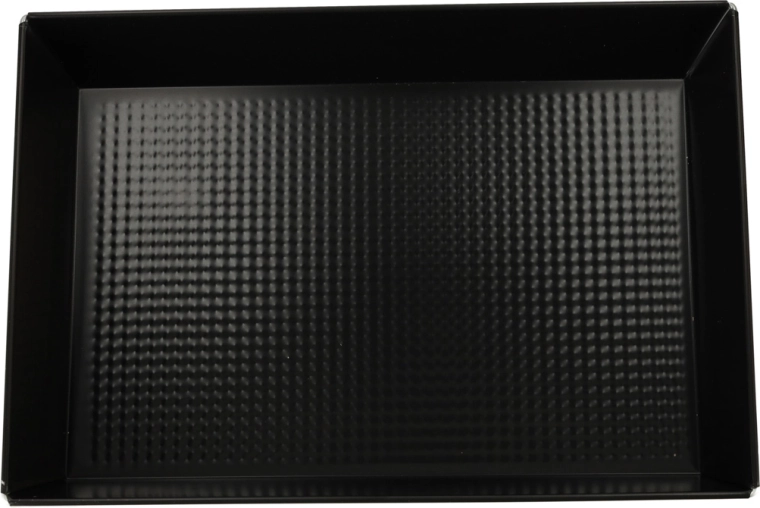 Masszív kivitel megerősített sarkakkal