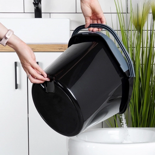 Tiszta kiöntés fröccsenés nélkül