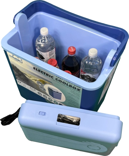 Könnyű, hordozható, és 1,5 l-es palackok állítva is elférnek