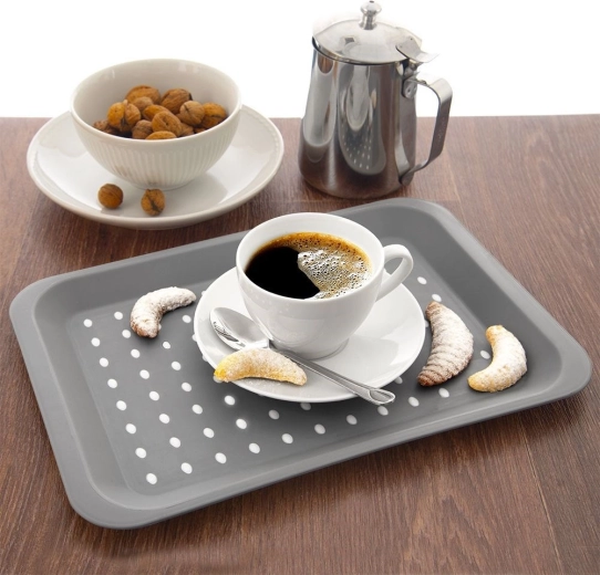 Megemelt perem a kényelmes hordozáshoz