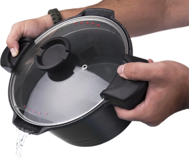 Széles fogantyúk és biztonságos leöntés