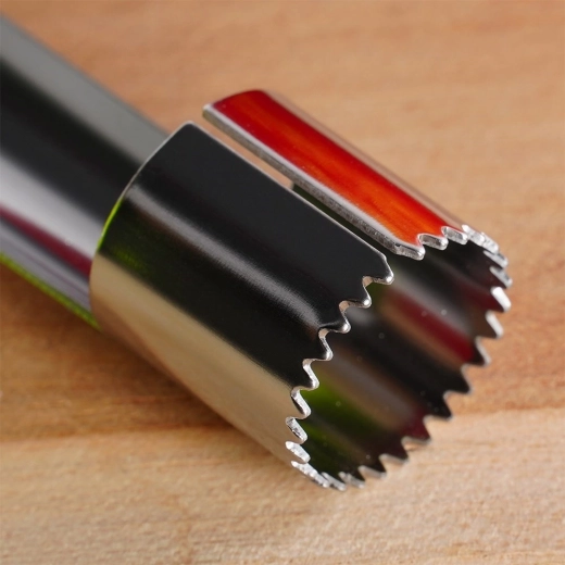 Éles, fogazott perem a tiszta vágásért