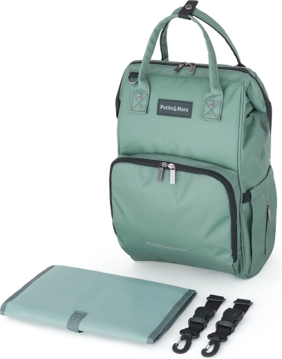 Szabad kezek a babakocsira rögzítésnek és a bőröndpántnak köszönhetően