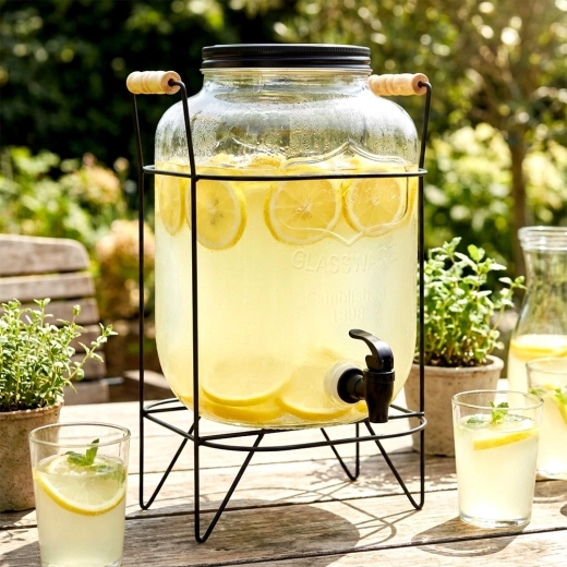 Nagyvonalú 8 literes űrtartalom minden ünnepséghez