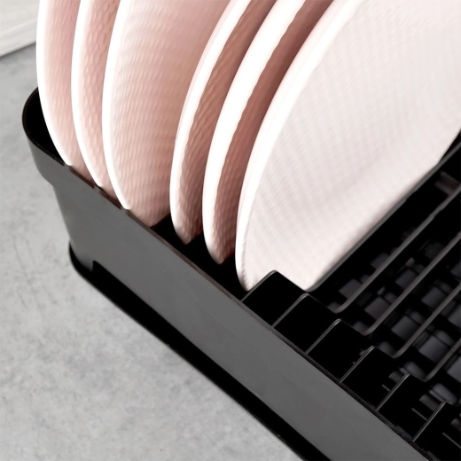 Hely akár 11 tányérnak és rész a csészéknek