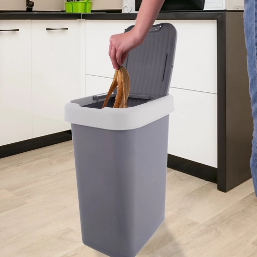 Billenő fedél kétirányú nyitással