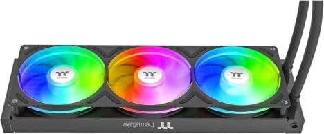 Három 120 mm-es ARGB ventilátor a 360 mm-es radiátoron