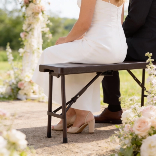 Stabil acélkeret merevítésekkel