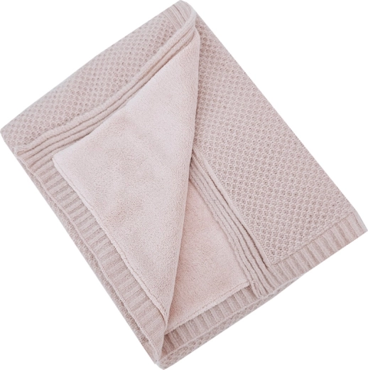 Finom kötött anyag, kíméletes a bőrhöz