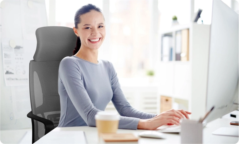 Légáteresztő, ergonomikus háttámla