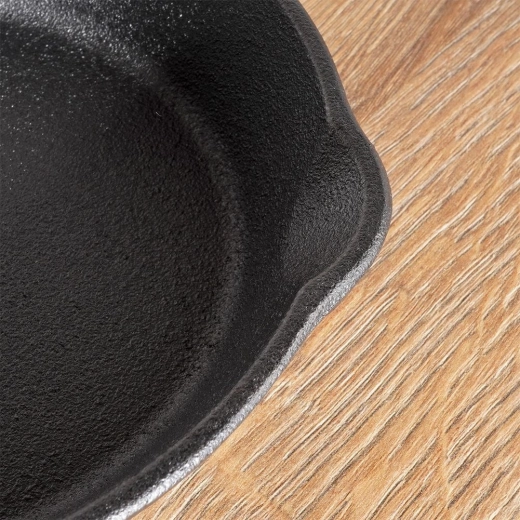 Két kiöntő a könnyű tálaláshoz