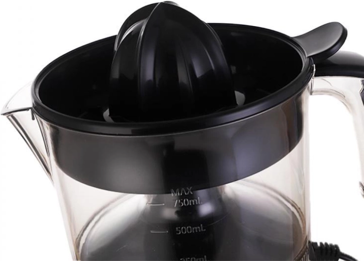 750 ml űrtartalmú átlátszó tartály