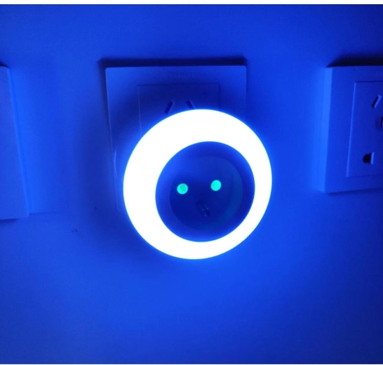 Automatikus világítás sötétben