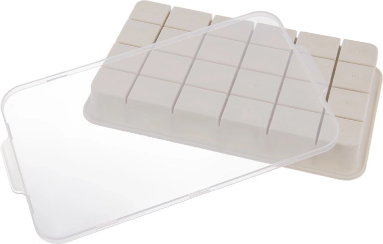 Átlátszó fedél a kiömlés és a szagok ellen