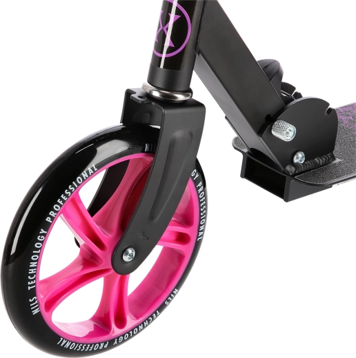 Gyors és egyenletes gurulás 200 mm-es kerekeken ABEC 7-tel