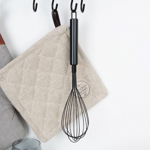 Ergonomikus markolat akasztófüllel