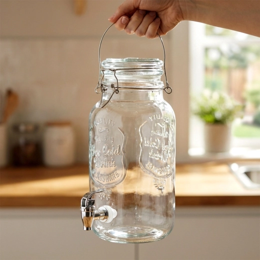 Tömítő klipszes fedél és praktikus fogantyú