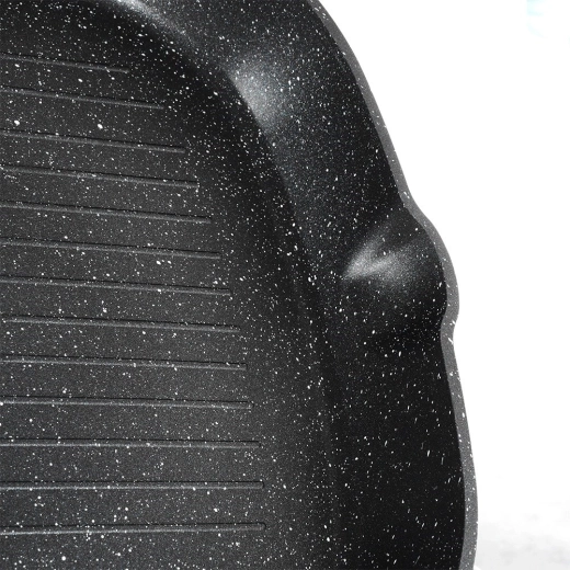 Kettős kiöntő és ergonomikus nyél