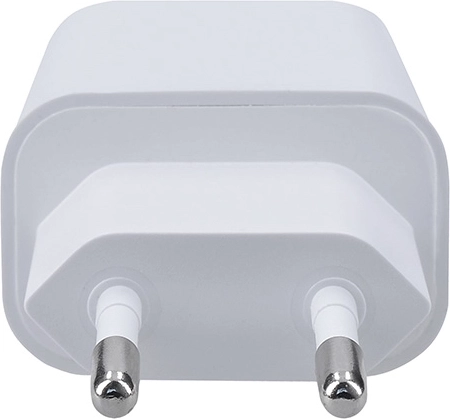 Biztonságos és kompakt hálózati adapter