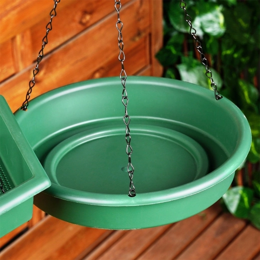 Külön itató friss vízhez