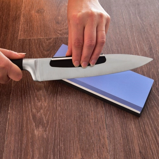 Pontos szög a 15–20°-os vezetőnek köszönhetően