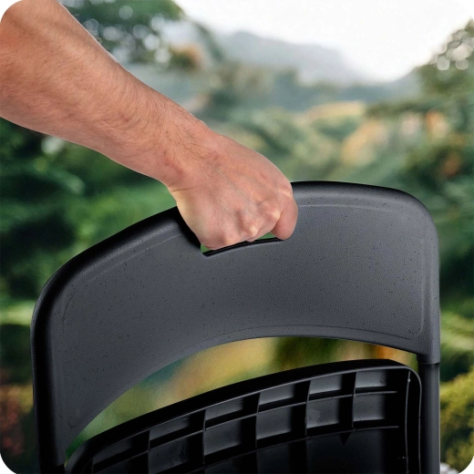 Könnyű hordozás a beépített fogantyúnak köszönhetően