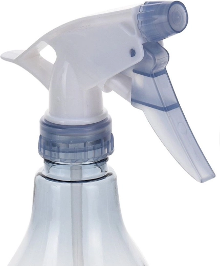 Átlátszó tartály kényelmes fogással