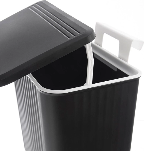 Zárható fedél a szagok ellen