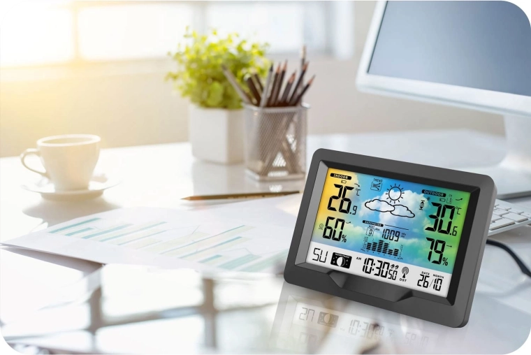 Fényes színes kijelző és könnyű olvashatóság