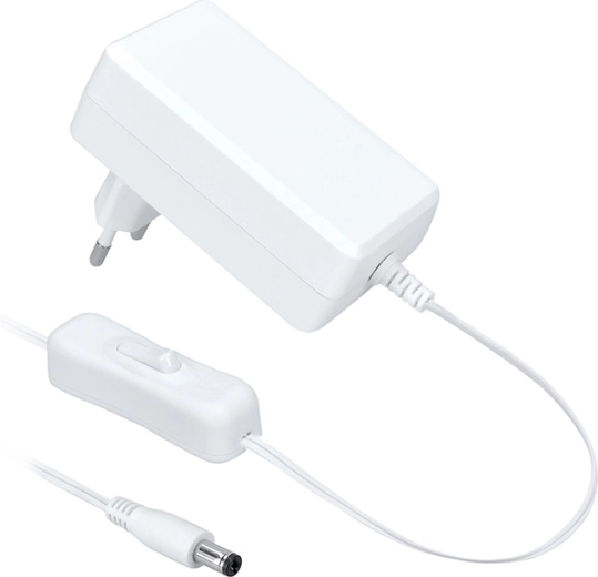 Kapcsolóval ellátott adapter a csomagban