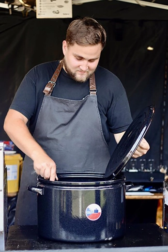 Nagy űrtartalom tömeges főzéshez