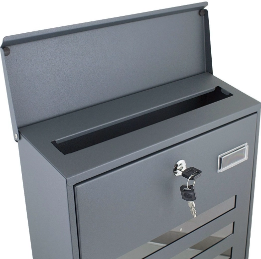 Nagy kapacitás és kényelmes DIN A4 bedobónyílás