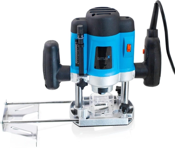 Erős teljesítmény és fokozatmentes fordulatszám-szabályozás