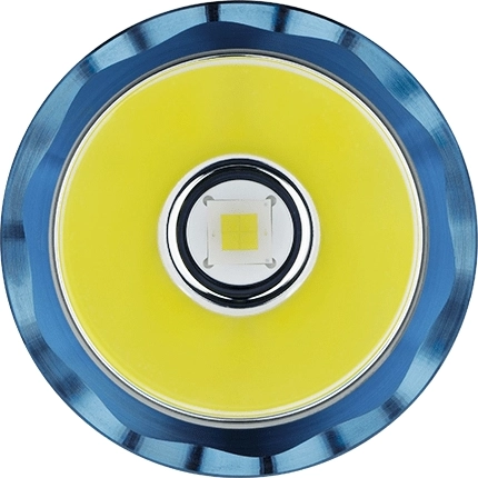 Akár 3100 lm és 400 méteres hatótáv