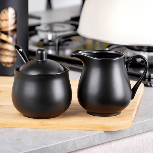 Elegáns fekete dizájn minden asztalhoz