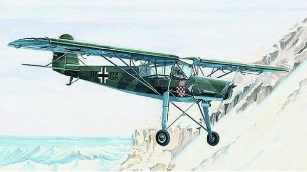 Fieseler FI-156 Storch makett 13,8 × 19,6 cm-es méretben, 25 × 14,5 × 4,5 cm-es dobozban