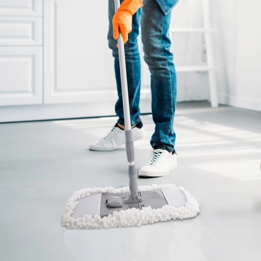 Lapos tisztítófelület a gyors és egyenletes takarításhoz