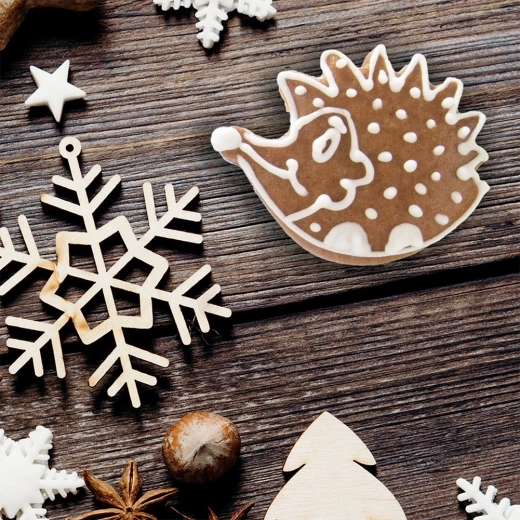 Karácsonyi díszítés és ajándékcsomagok