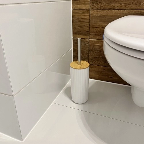 WC-kefe fedéllel és strapabíró nyéllel