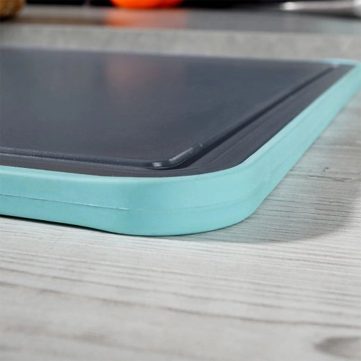 Tiszta munkafelület a légyűjtő vájatnak köszönhetően