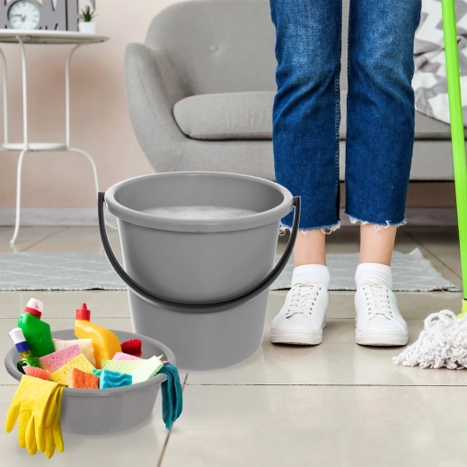 Erős fogantyú a kényelmes hordozáshoz