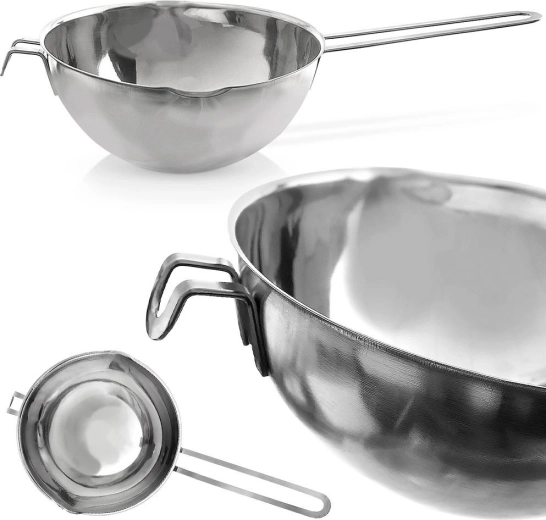 Kényelmes használat akasztóval és nyéllel