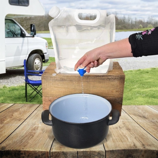 Beépített csap a pontos és tiszta öntéshez