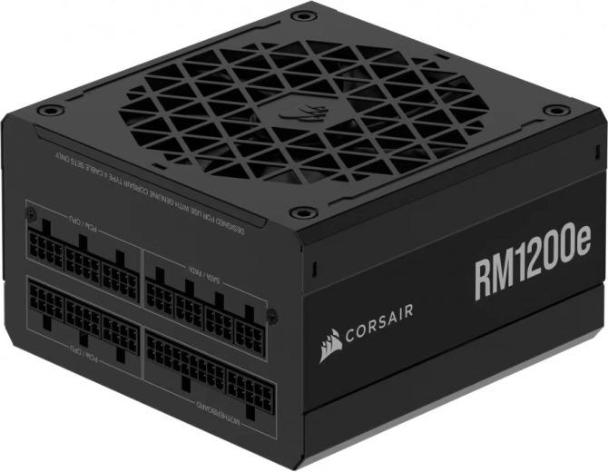 Csendes moduláris tápegység CORSAIR RM1200e 80+ Gold tanúsítvánnyal