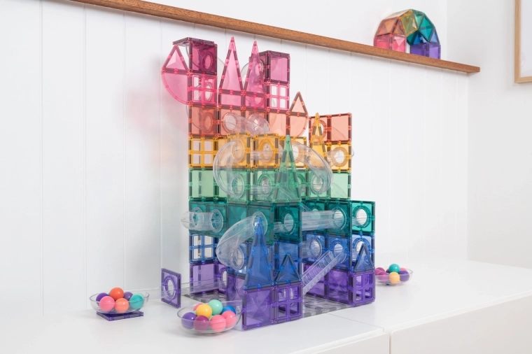 Építsen magas és stabil golyópályákat