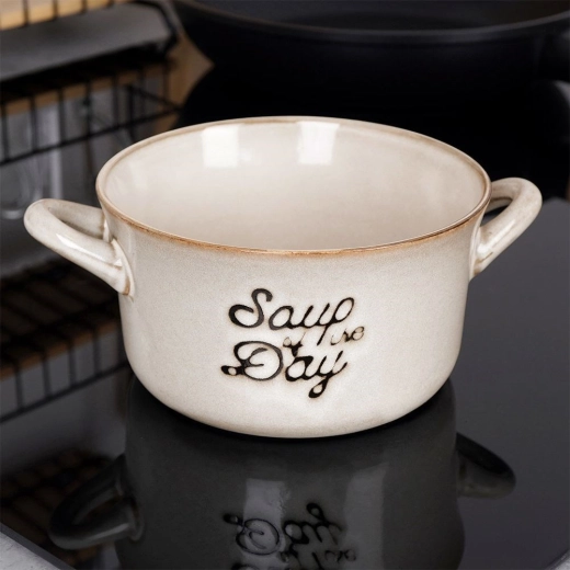 Két oldalsó fül a biztonságos hordozáshoz