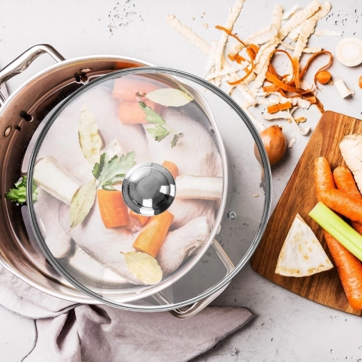 Tiszta rálátás a főzésre a fedő megemelése nélkül