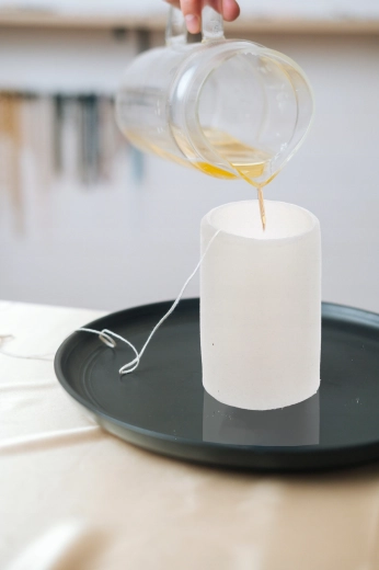 Könnyű kiöntés és kanócvezetés